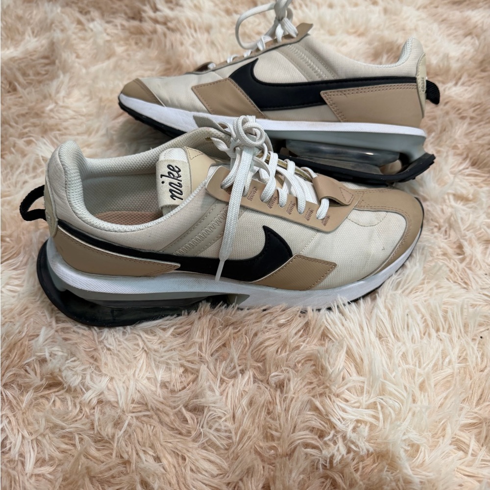 Nike air max pre day oatmeal